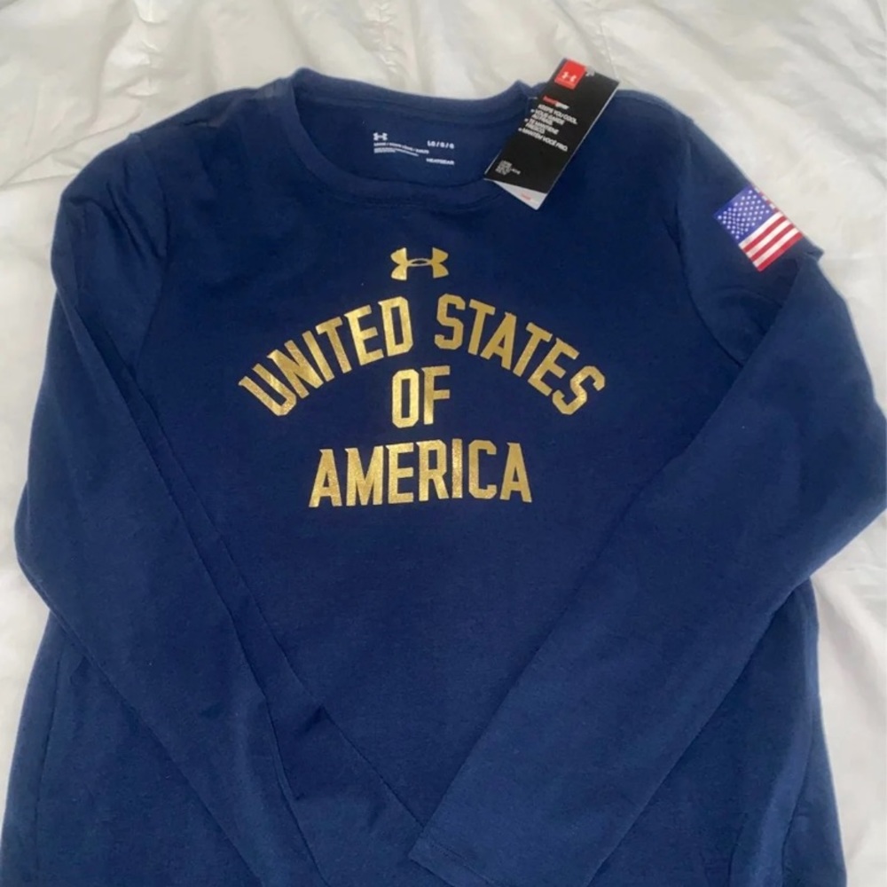 Women’s long sleeve Under Armour shirt